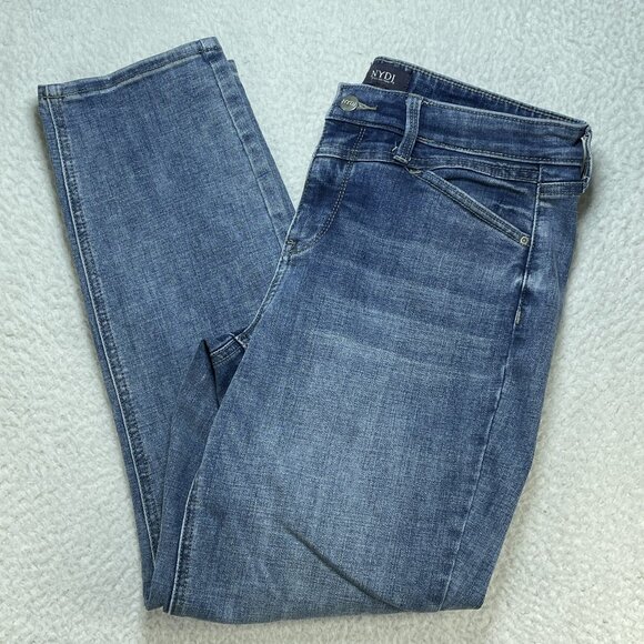 NYDJ Jeans Womens Size 6 Blue Girlfriend Mid Rise Light Wash Denim 31x27 Actual - Picture 1 of 14